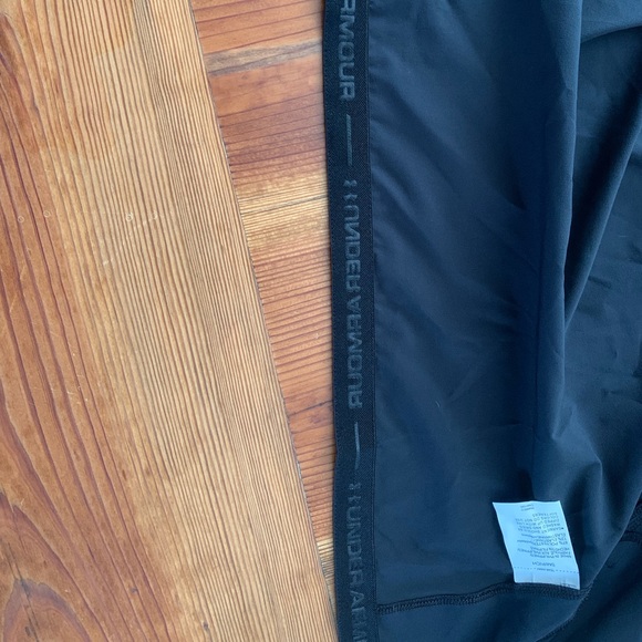 Running Jacket - Picture 4 of 7